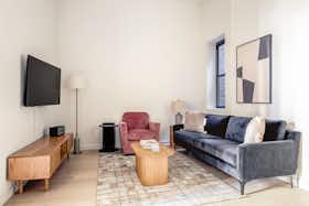 Appartement te huur voor $3,178 per maand in New York City, W 72nd St