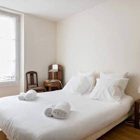 Apartment for rent for €2,335 per month in Paris, Avenue de Saint-Mandé