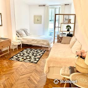 Apartment for rent for €1,160 per month in Nice, Rue Masséna