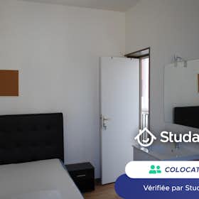 Private room for rent for €465 per month in Lille, Rue Vergniaud