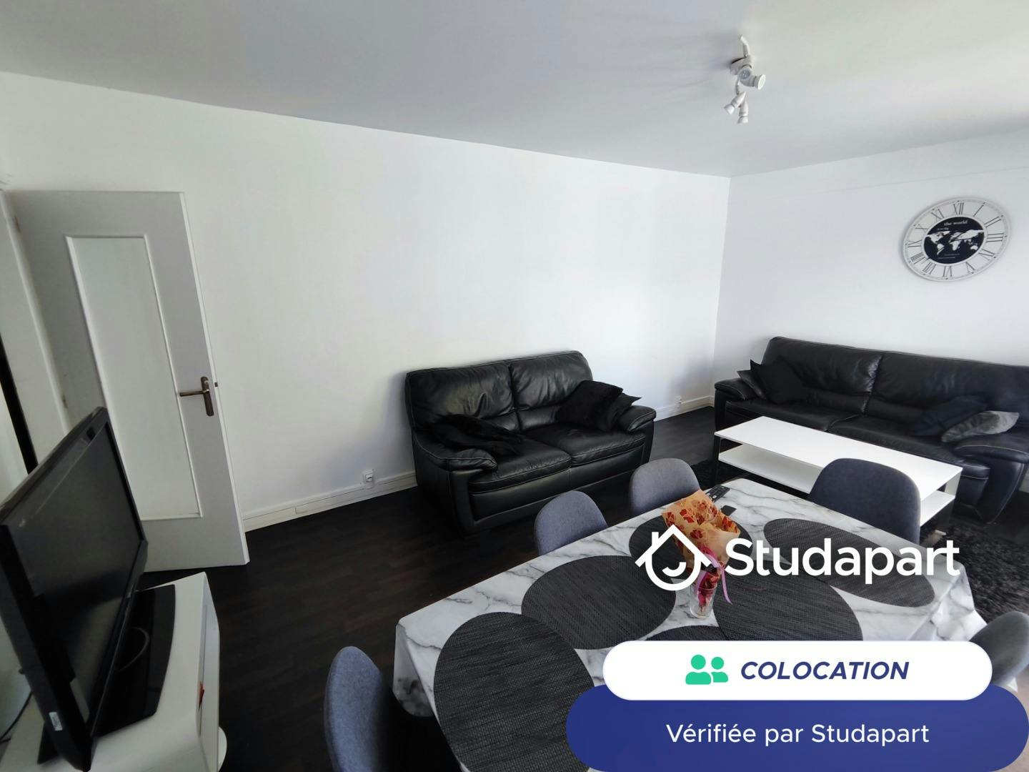 Private room for rent for €400 per month in Orléans, Place du Val