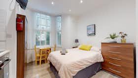 Studio for rent for €1,552 per month in London, Portnall Road