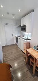 单间公寓 正在以 £1,599 的月租出租，其位于 London, Portnall Road