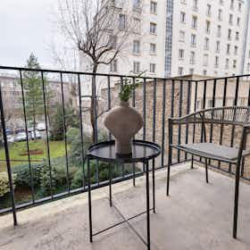 Apartment for rent for €2,649 per month in Paris, Boulevard Soult