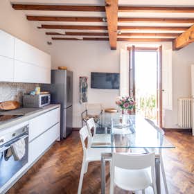 Apartment for rent for €2,000 per month in Florence, Via Bolognese