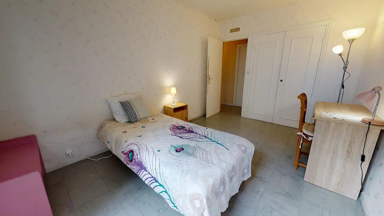 私人房间 正在以 €390 的月租出租，其位于 Toulouse, Rue de Naples