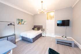 单间公寓 正在以 £2,250 的月租出租，其位于 Manchester, Bennett Road