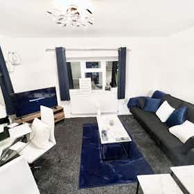 Casa para alugar por £ 3.500 por mês em London, The Crescent