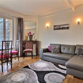 Apartment for rent for €1,908 per month in Paris, Avenue de Versailles