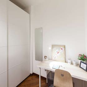 Приватна кімната за оренду для 800 EUR на місяць у Milan, Via Alessandro Astesani