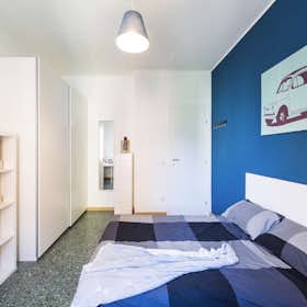Отдельная комната сдается в аренду за 775 € в месяц в Milan, Via Gallarate