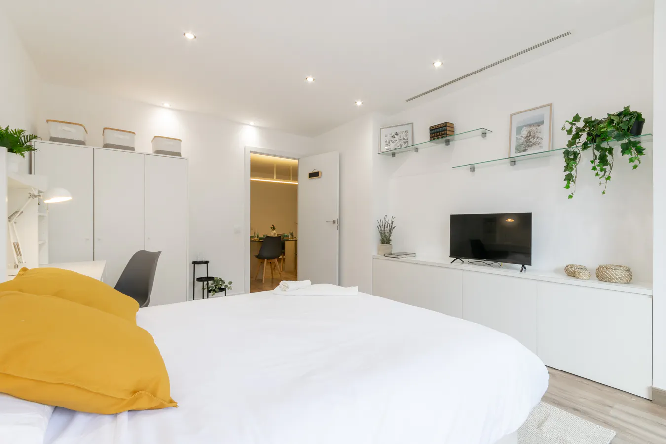 Private room in Gran Via de Carles III, Barcelona (1484086) ROOM 2