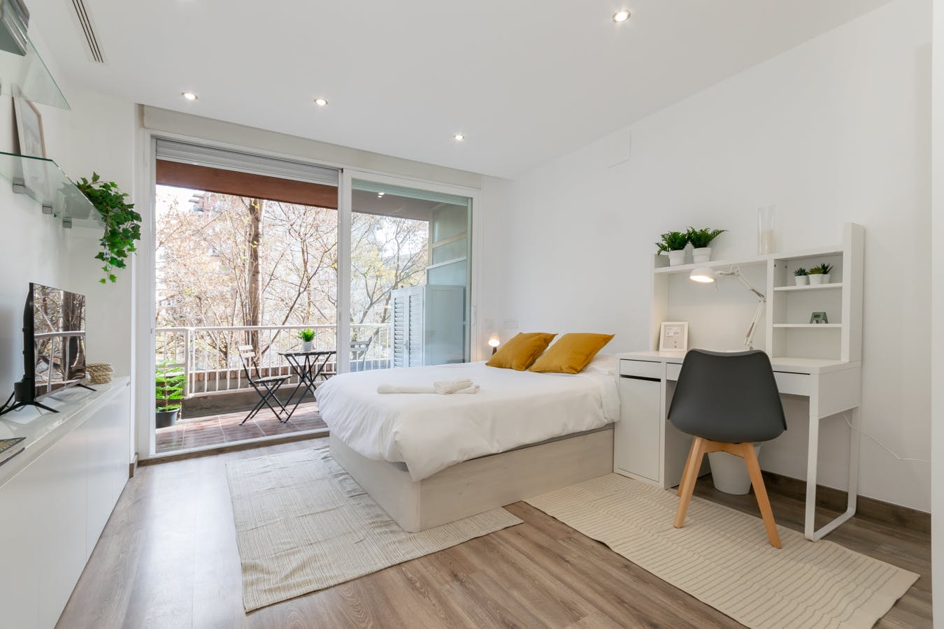 Gran Via de Carles III, Barcelona preview