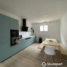 Private room for rent for €670 per month in Mérignac, Rue Anatole France