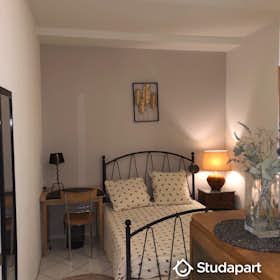 Private room for rent for €460 per month in Dijon, Rue Sainte-Anne