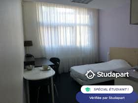 Private room for rent for €445 per month in Mâcon, Cours Moreau