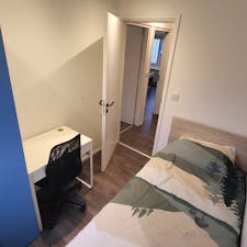 WG-Zimmer for rent for 350 € per month in Rotterdam, Overschiese Dorpsstraat