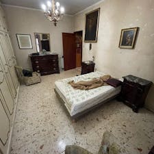 WG-Zimmer for rent for 450 € per month in Naples, Via Adolfo Omodeo