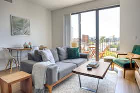 Apartamento en alquiler por $2,155 al mes en Los Angeles, Motor Ave