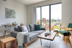 Appartamento in affitto a $1,270 al mese a Los Angeles, Motor Ave