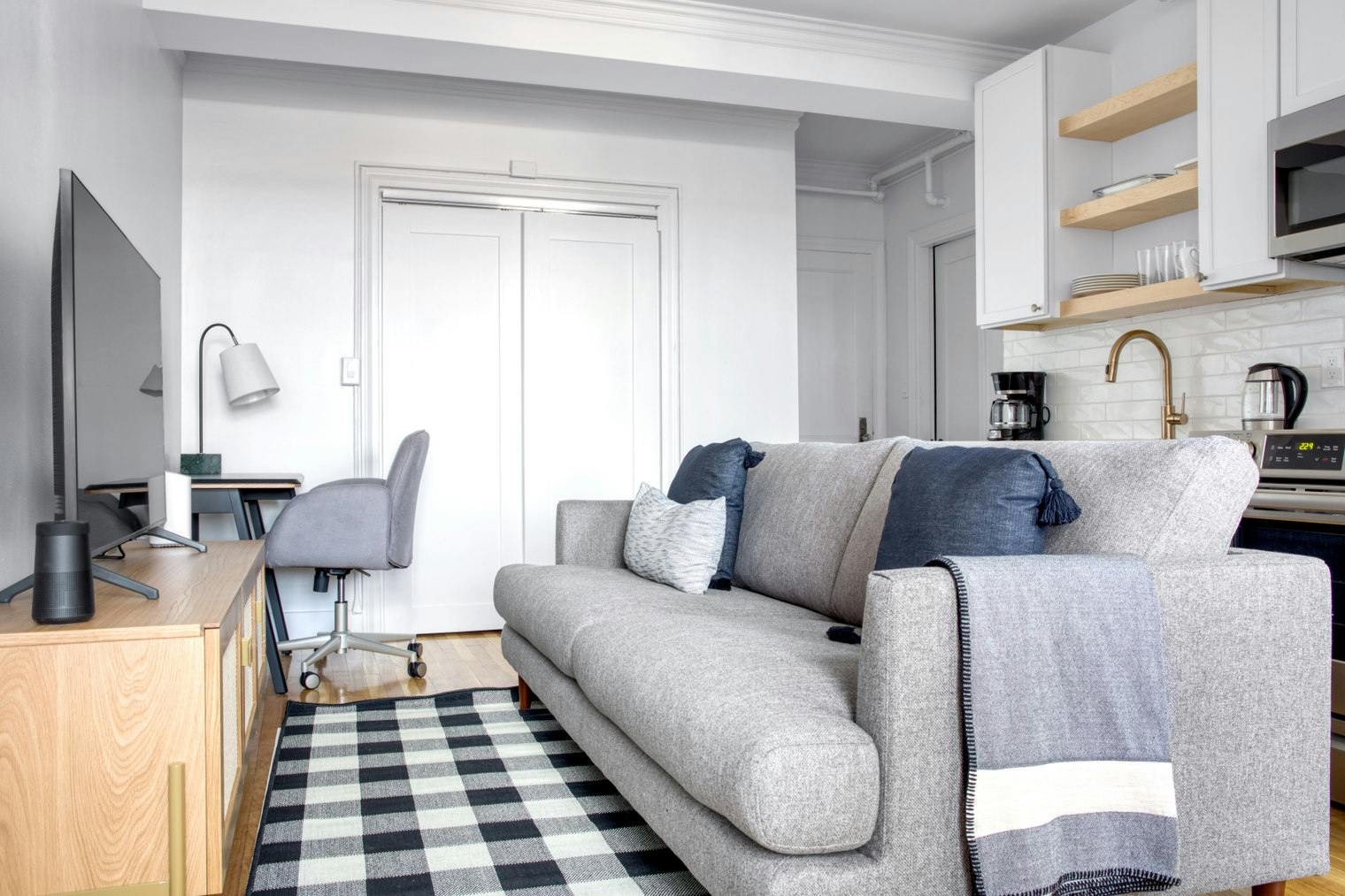 Apartament de închiriat pentru $5,952 pe lună în Brookline, Beacon Street