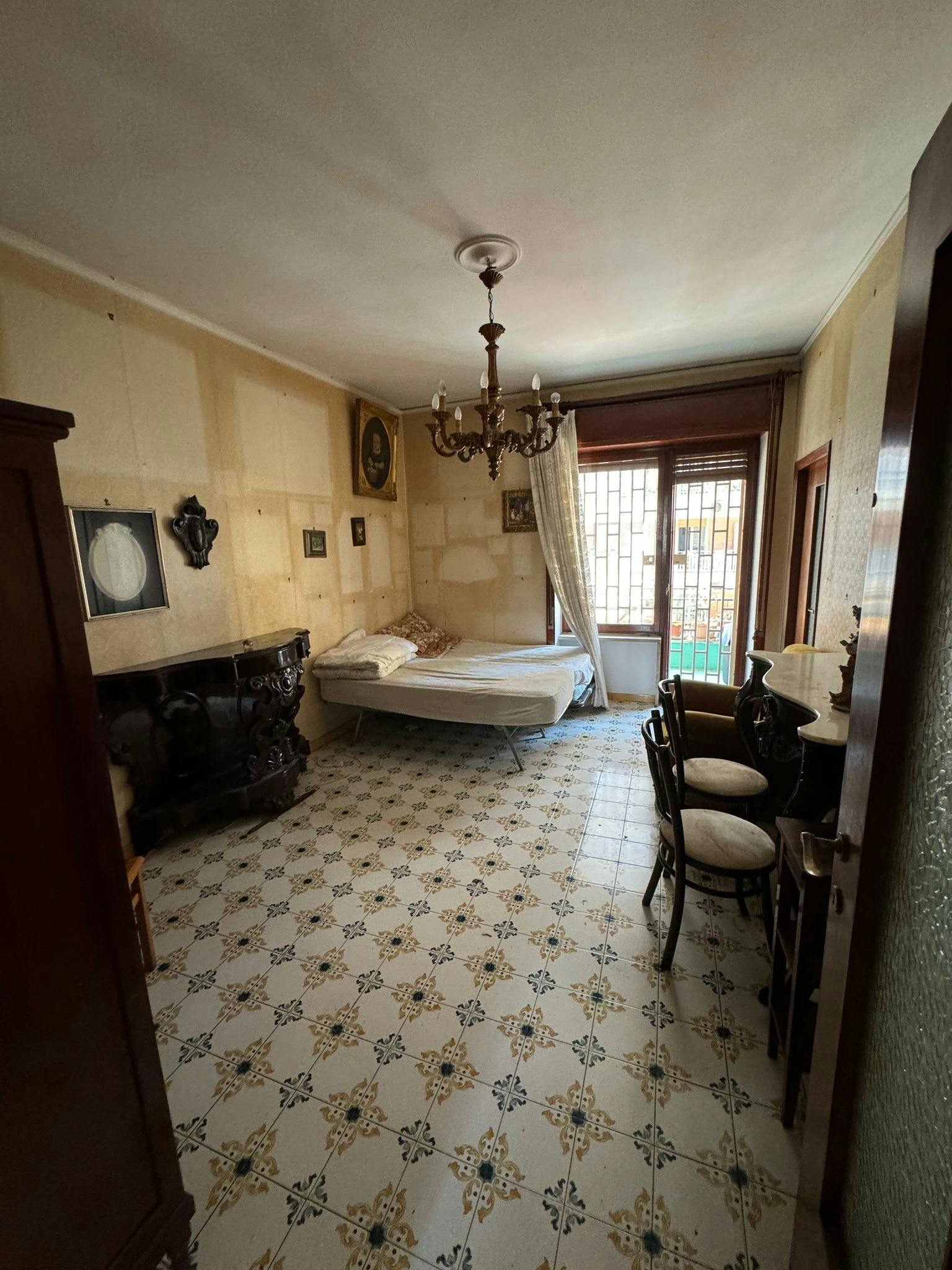 Via Adolfo Omodeo, Naples