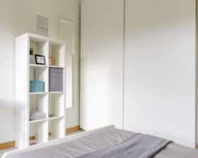Private room for rent for €545 per month in Rome, Via Fiume delle Perle