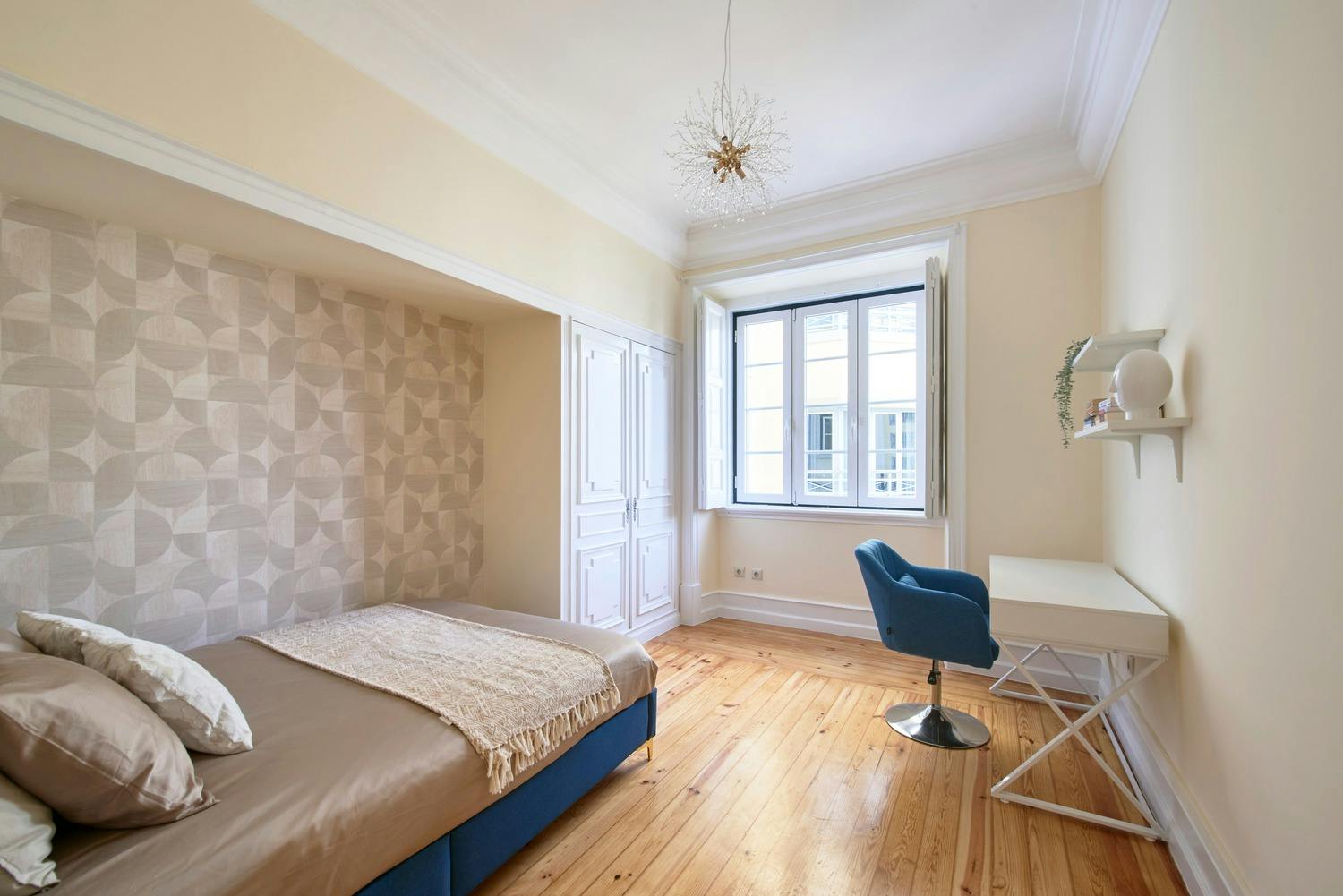 Avenida João Crisóstomo, Lisbon preview