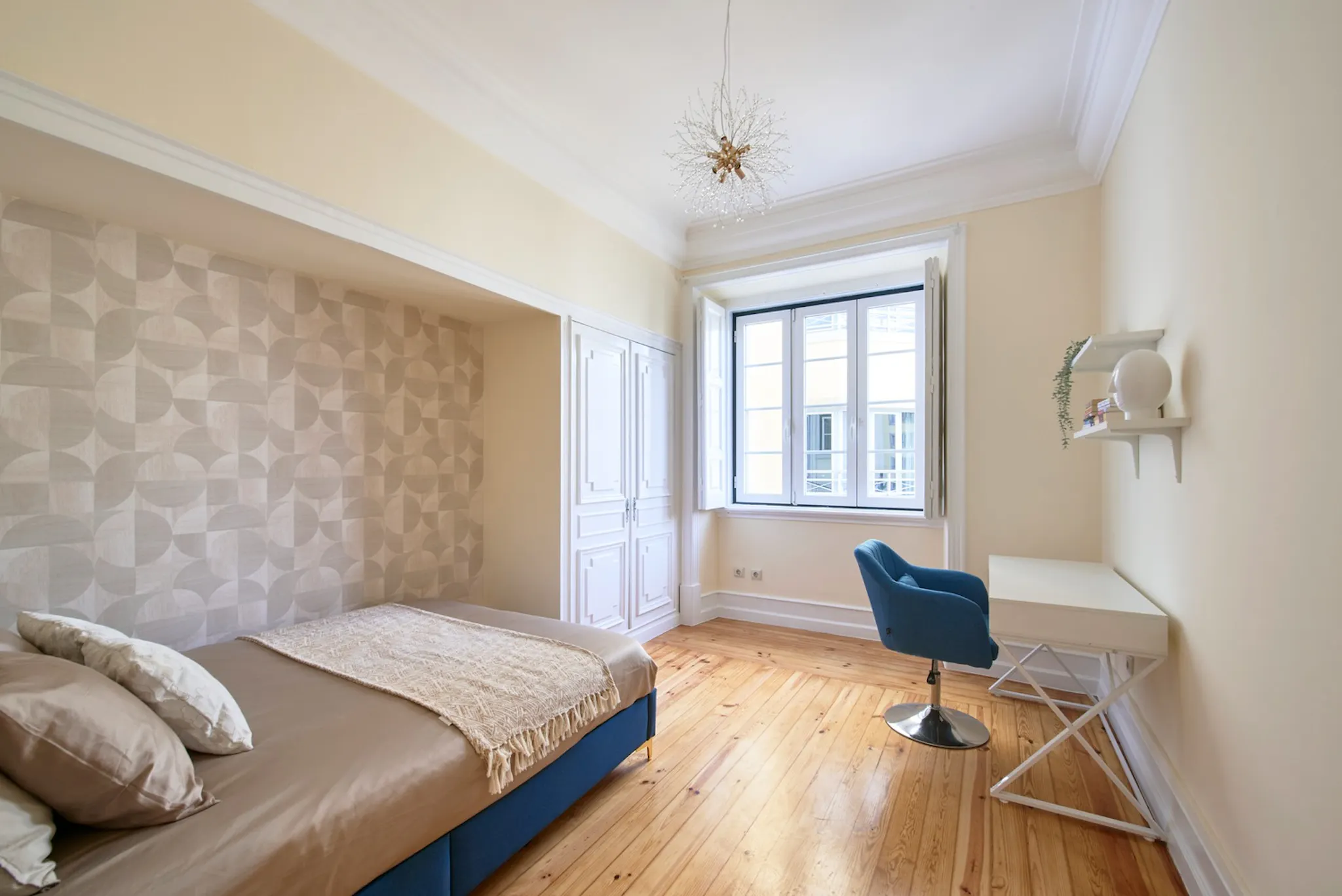 Avenida João Crisóstomo, Lisbon preview