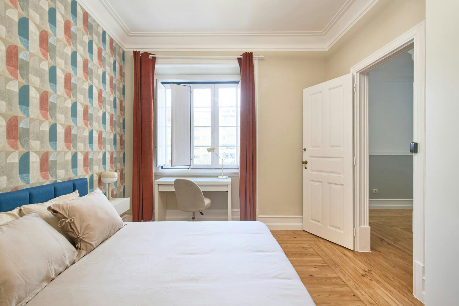 Avenida João Crisóstomo, Lisbon preview