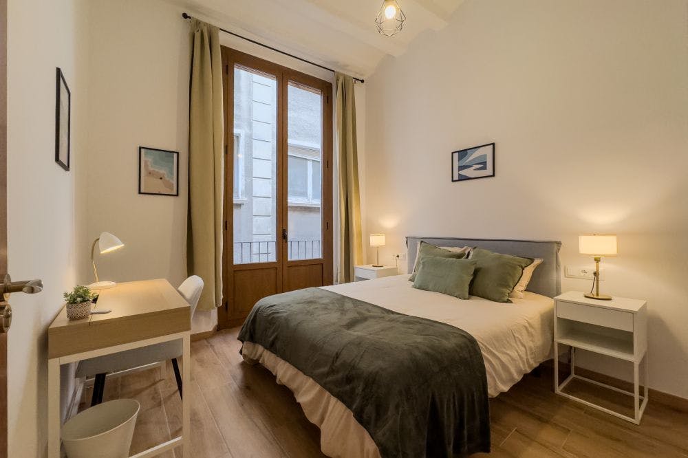 Private room for rent for €730 per month in Barcelona, Carrer d'Avinyó