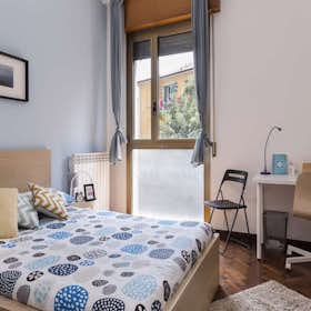 Private room for rent for €715 per month in Bologna, Viale Giovanni Vicini