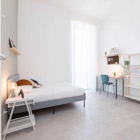 Private room for rent for €815 per month in Milan, Via Parenzo