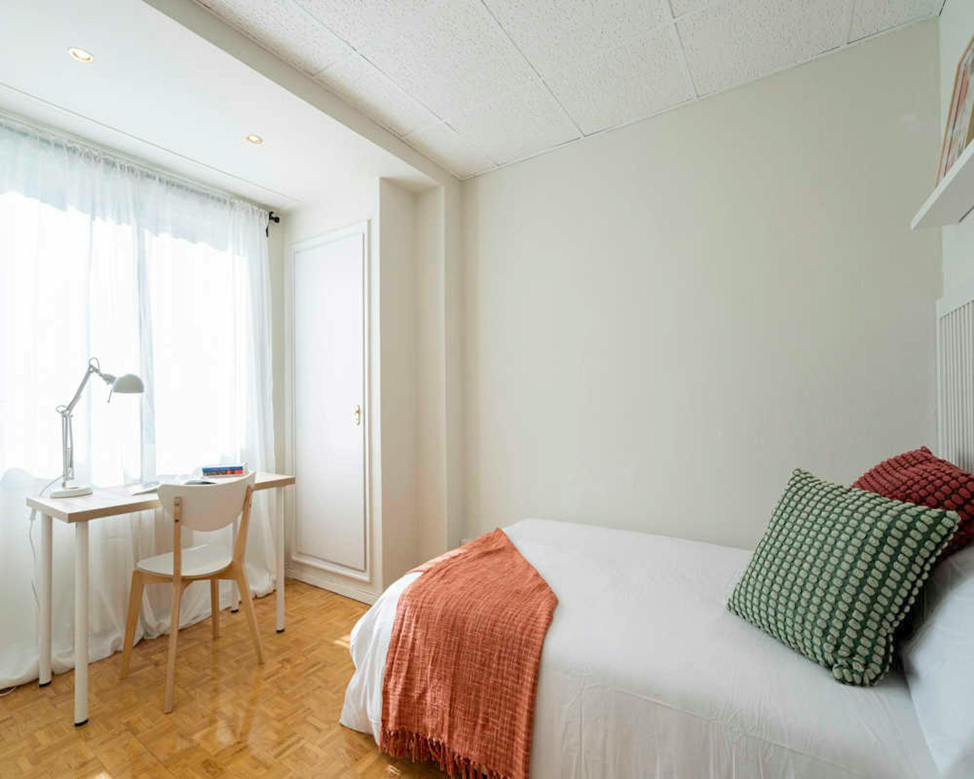 Paseo de la Castellana, Madrid preview