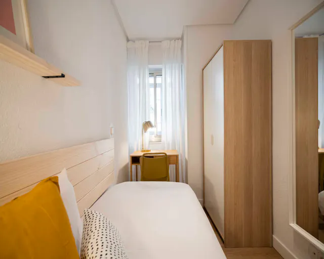 Private room in Calle del Conde de la Cimera, Madrid (1484419) room image 2
