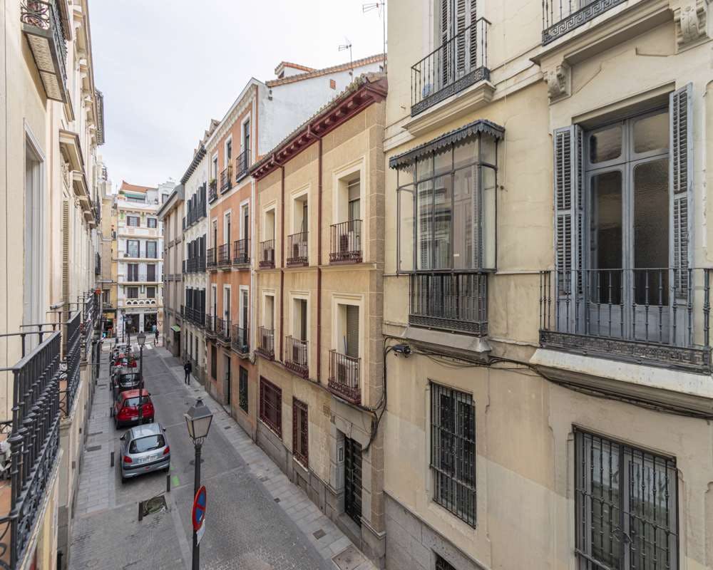 Private room for rent for €1,215 per month in Madrid, Calle de San Lorenzo