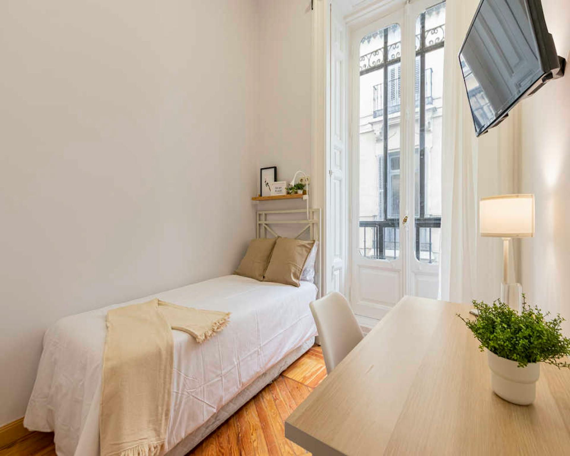 Calle de San Lorenzo, Madrid preview