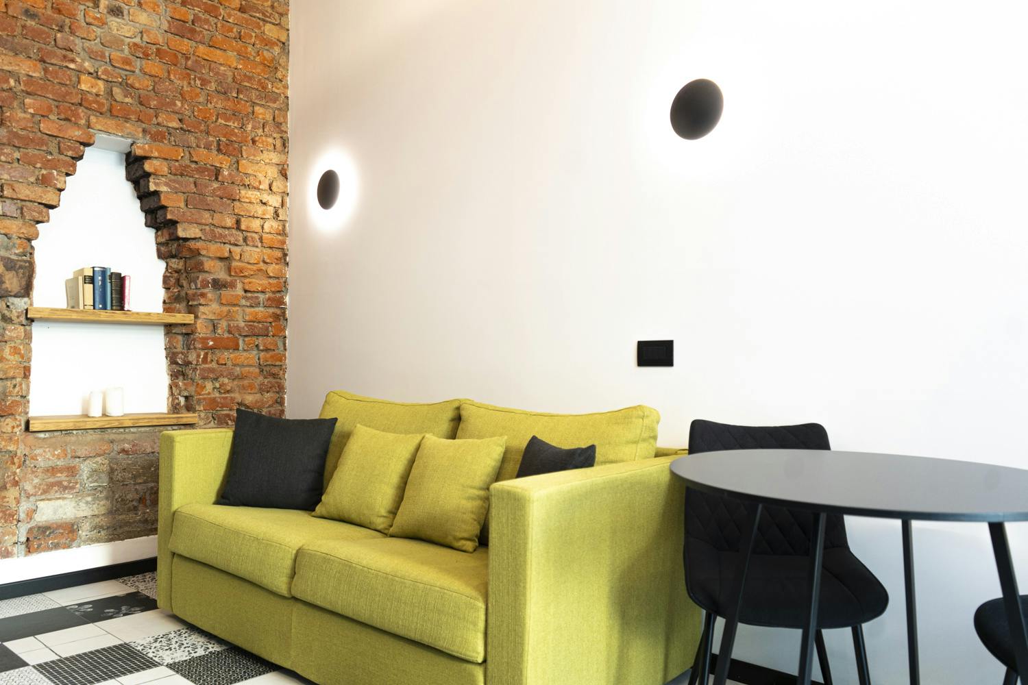 Via Pietro Crespi, Milan