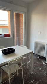 Private room for rent for €380 per month in Granada, Calle Pedro Antonio de Alarcón