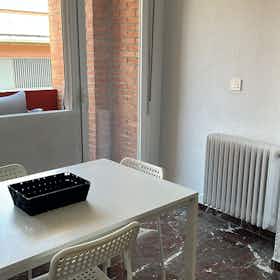 Private room for rent for €380 per month in Granada, Calle Pedro Antonio de Alarcón