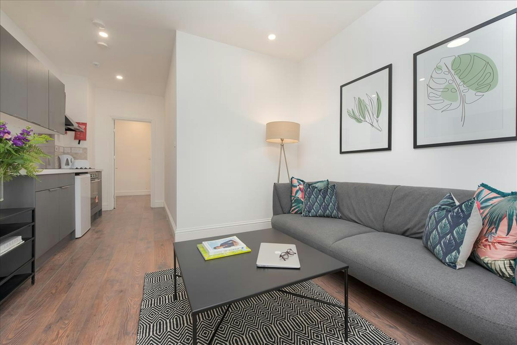 Warwick Road, London preview