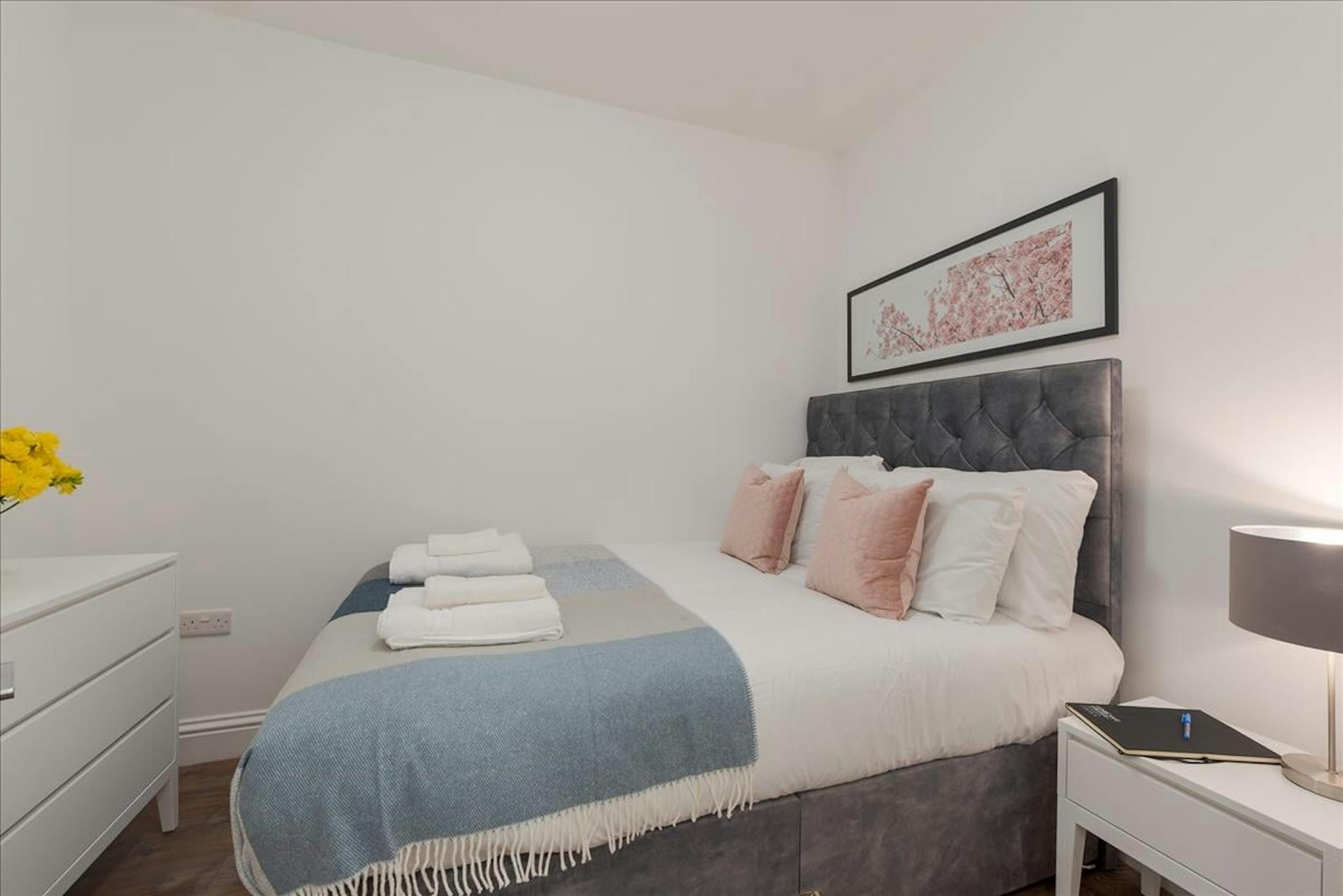 Warwick Road, London preview