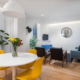 Apartment for rent for £3,250 per month in London, Nile Street