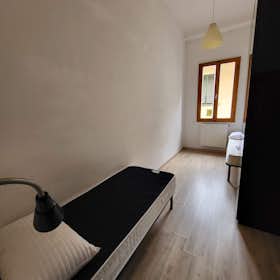Mehrbettzimmer zu mieten für 310 € pro Monat in Florence, Via di Mezzo