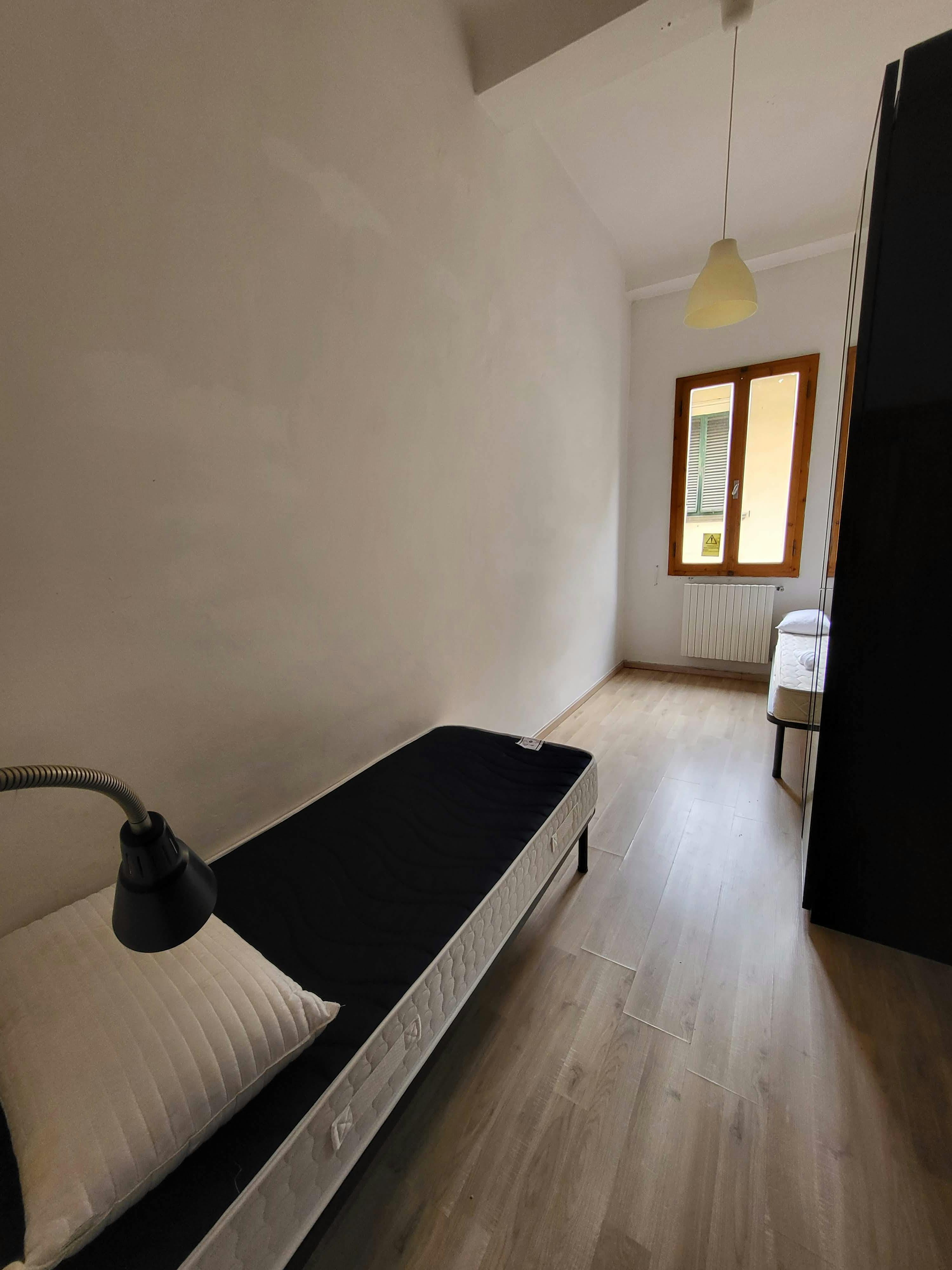 Double room Florence, 1 bed, 15m² — photo 1