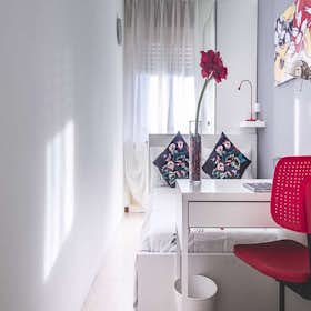 Private room for rent for €625 per month in Milan, Via Tito Vignoli