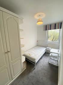 Private room for rent for £902 per month in London, Fulham Road