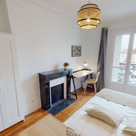 Private room for rent for €798 per month in Paris, Rue des Cloys