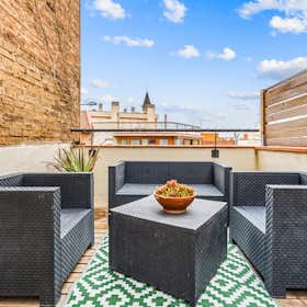 Apartment for rent for €3,500 per month in Barcelona, Carrer de la Creu Coberta
