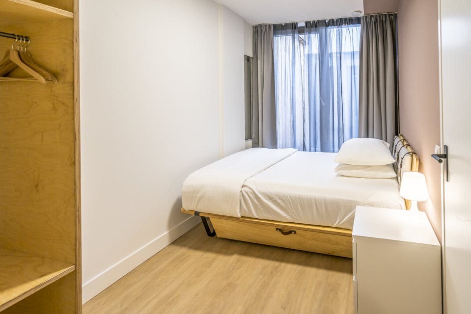 Private room for rent for €1,076 per month in Amsterdam, Voorburgstraat